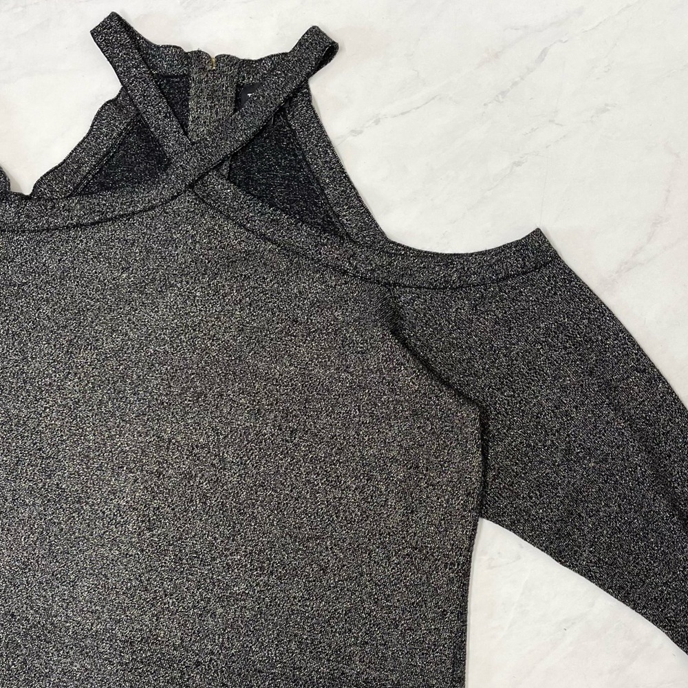 Torrid Black Metallic Cross Neck Back Zip Cold Shoulder Shirt Size 2X - Picture 5 of 8